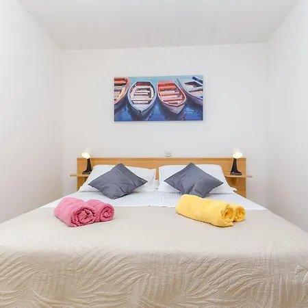 Liana - Vala Apartman *