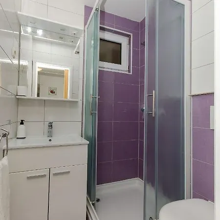 Liana - Vala Apartman *